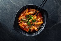 Zo maak je thuis de beste gochujang pasta