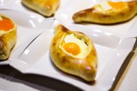Dit Georgische kaasbrood wil je dit weekend bakken